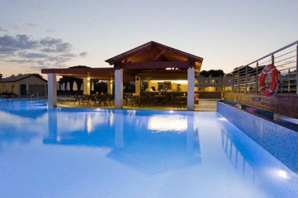 Island Blue Hotel Pefki Kültér fotó